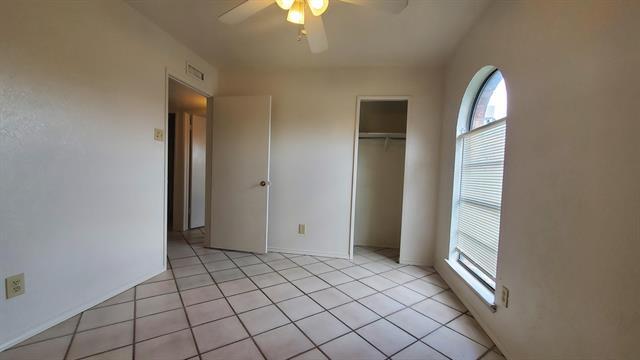 Building Photo - 557 Harrison Dr