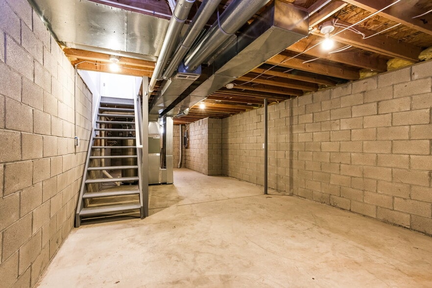 Building Photo - 8268 Parori Ln
