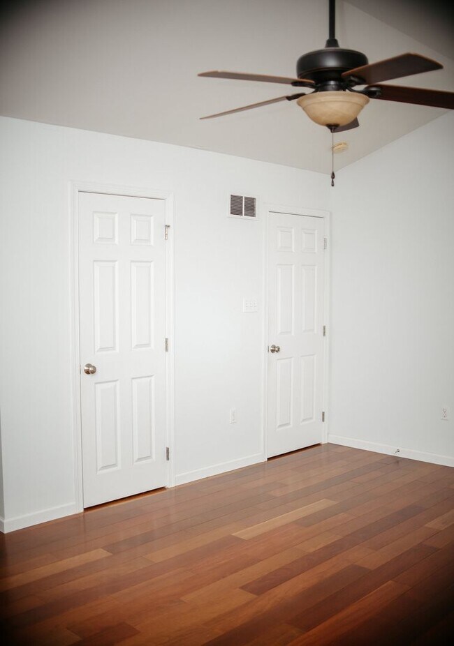 Building Photo - 20 Limestone Ln