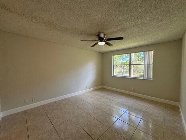 Building Photo - 9033 Wiles Rd
