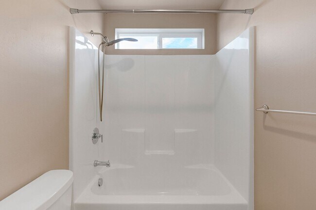 Building Photo - 3 Bed 2.5 Bath Townhome With Garage | $2,6...