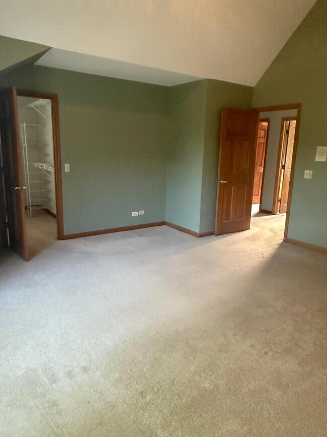 Building Photo - 2286 Brookside Ln