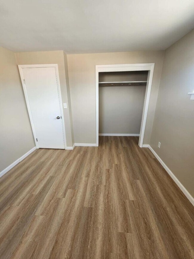 Building Photo - 1654 Abbott Rd