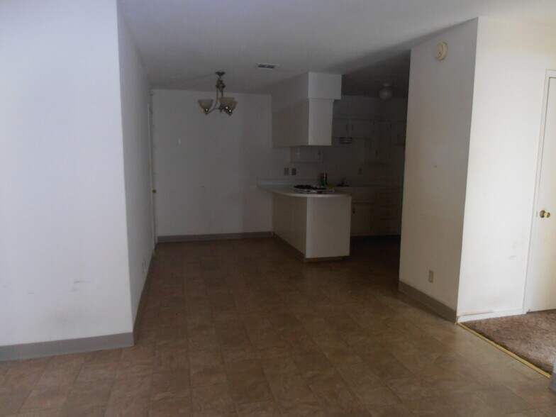 Building Photo - 5382 Castle St