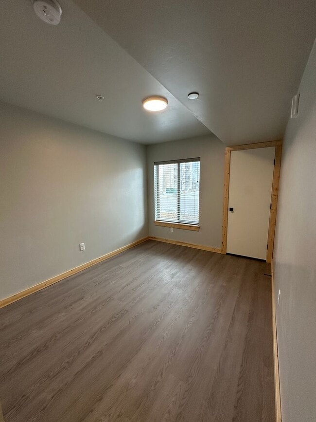 Building Photo - 2 Bed, 1 Bath at Teton River Flats! $200 OFF FIRST MONTH'S RENT!!!