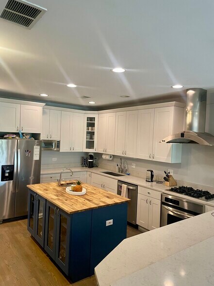 Building Photo - 1517 N Ashland Ave