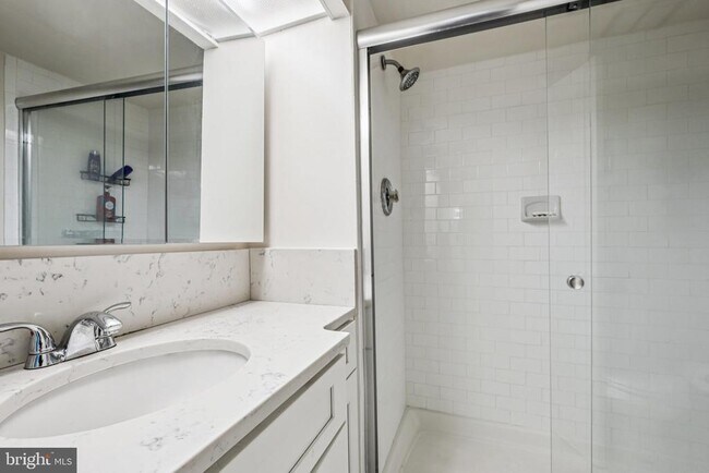 Building Photo - 1326 Spruce St