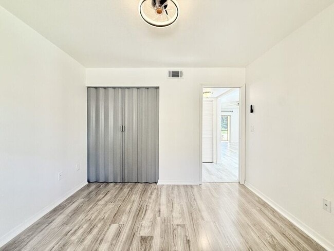 Building Photo - 380 2nd Ave N