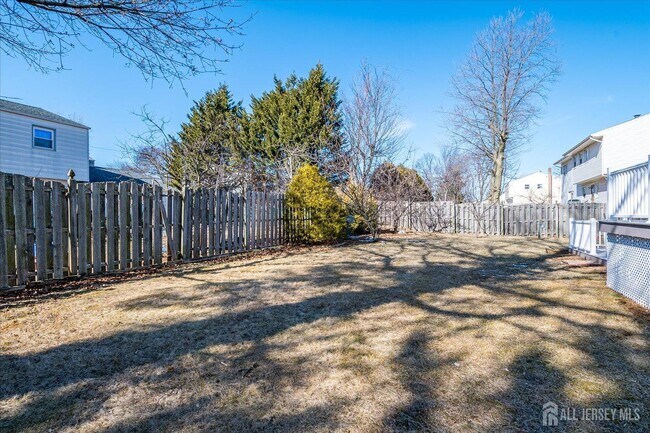 Building Photo - 79 Beechwood Ave