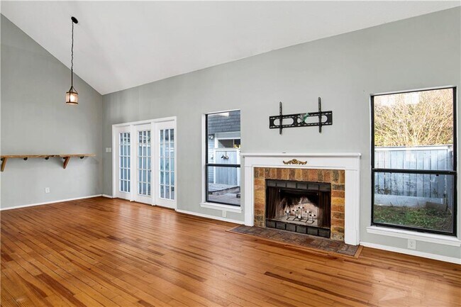 Building Photo - 5900 Grelot Rd