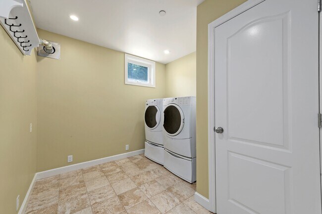 Laundry Room - 430 3rd Ave