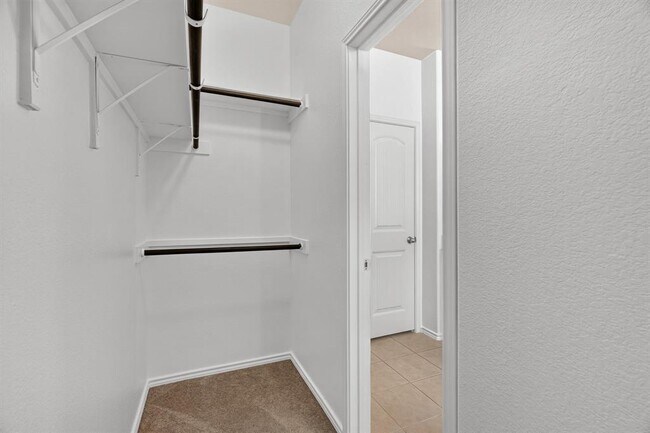 Building Photo - 2627 Garlic Creek Dr