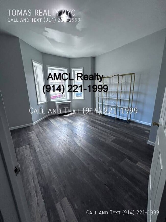 Building Photo - 137 Hawthorne Ave