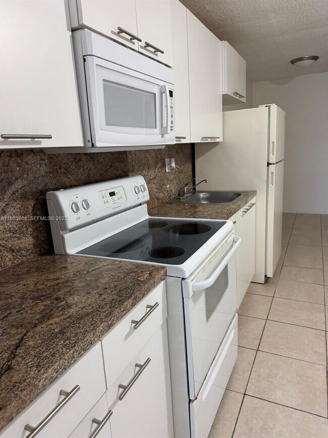 Building Photo - 2401 Van Buren St