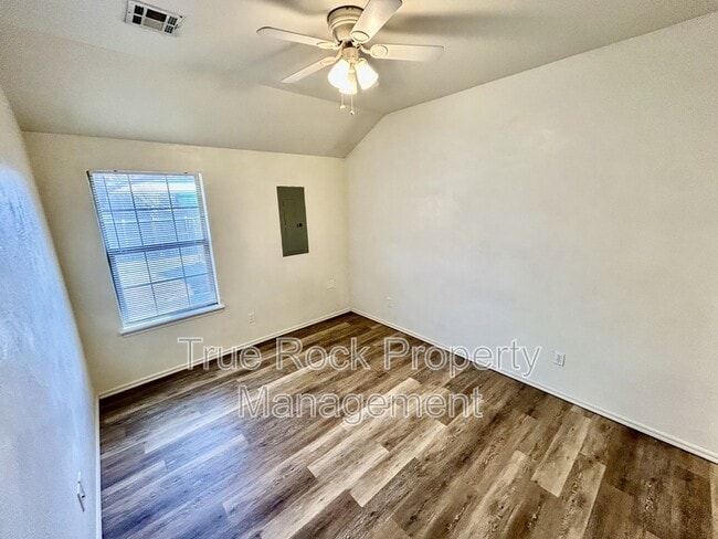 Building Photo - 1412 S Mississippi Ave