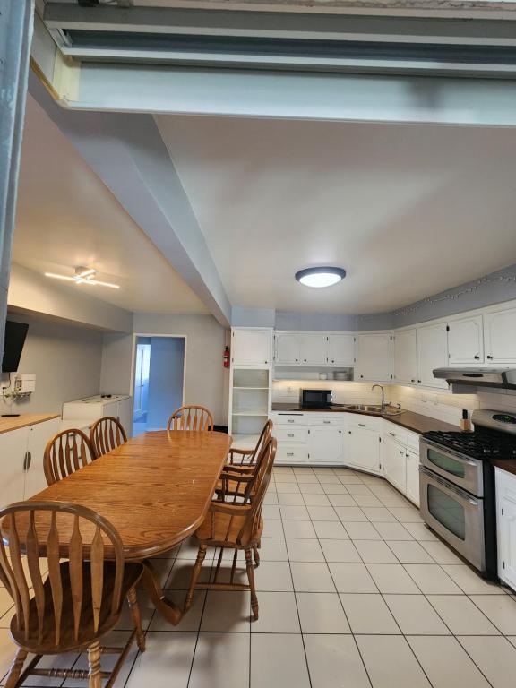 Building Photo - 995 Rosecrans St