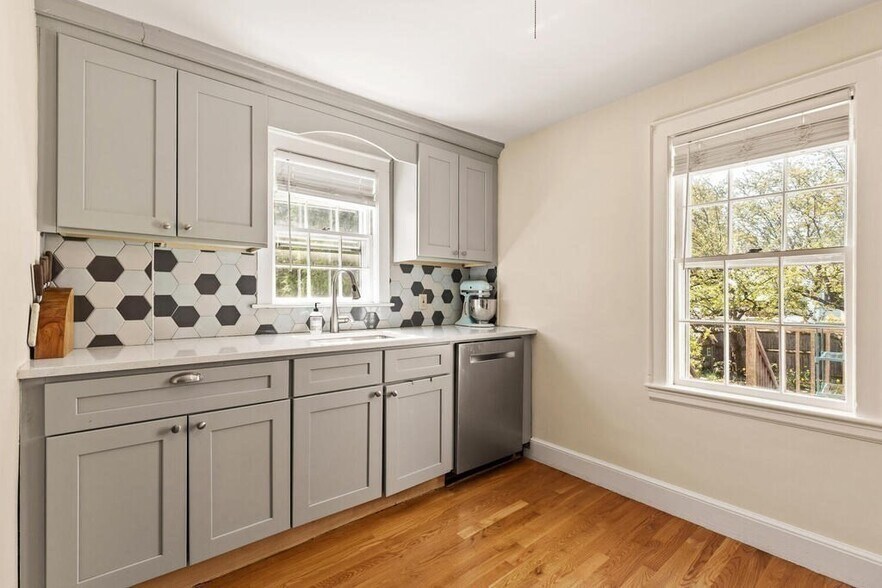 Building Photo - 7 Marrigan St