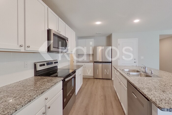 Building Photo - 8604 SW 44th Ct