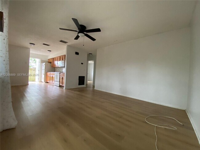 Building Photo - 6132 SW 39th St