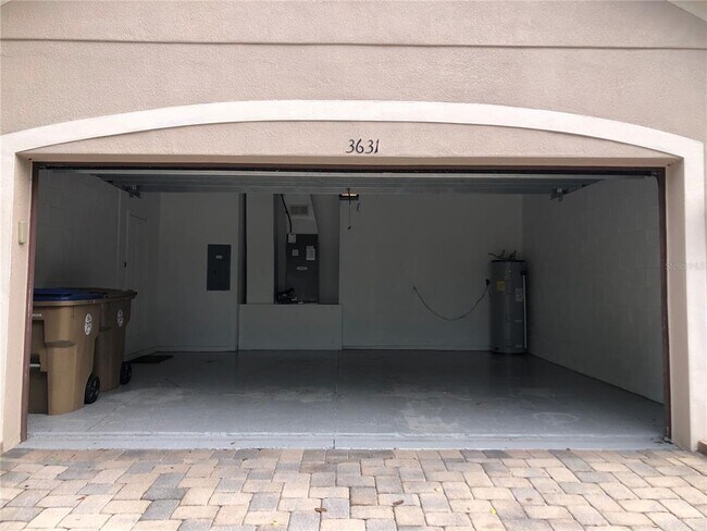 Building Photo - 3631 Northwoods Dr