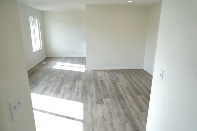 Building Photo - 1526 W 1650 N