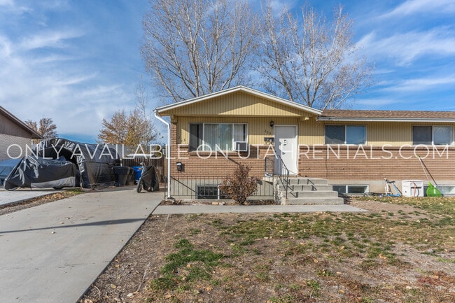 Building Photo - 289 N 300 W