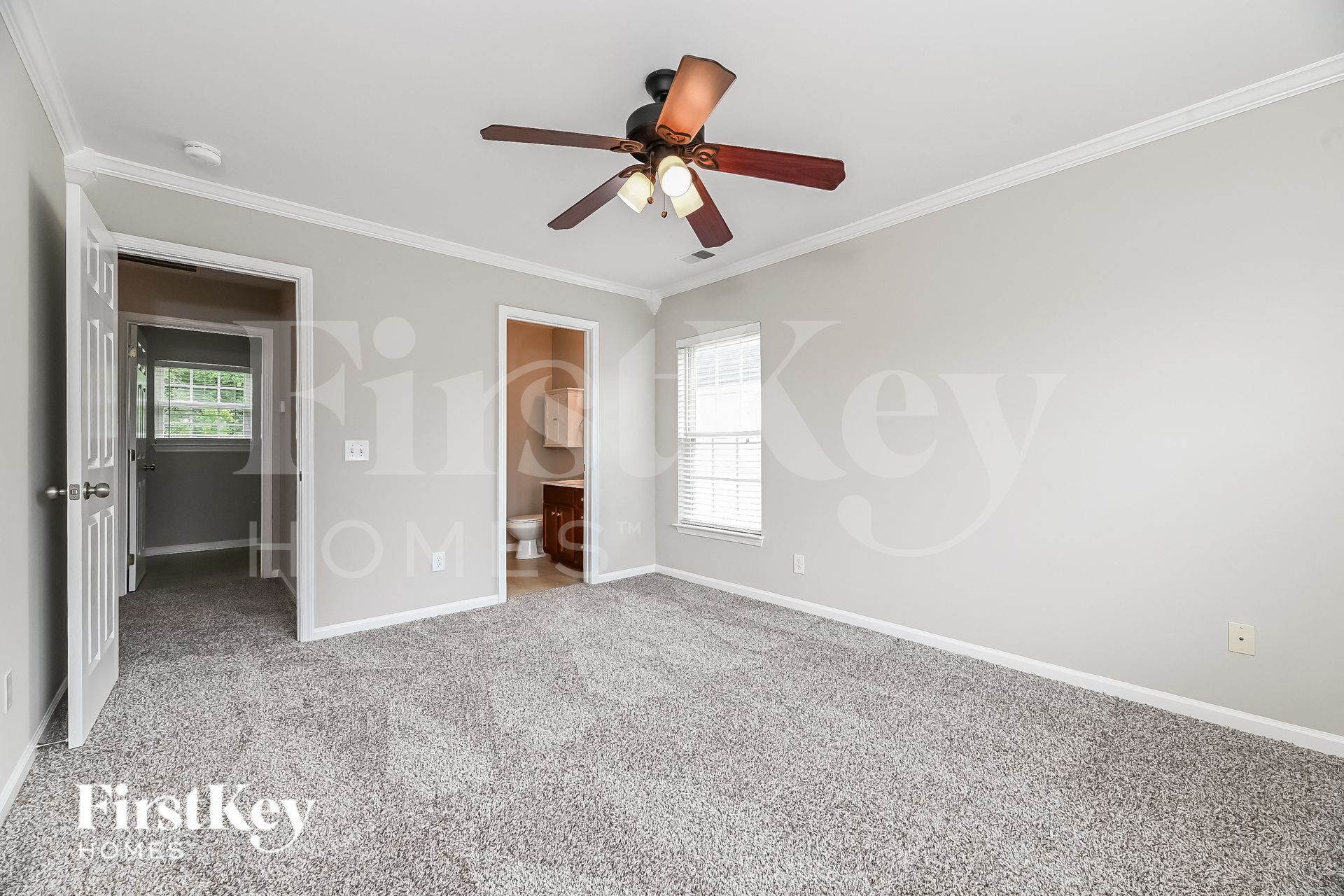 Building Photo - 105 Vinca Dr