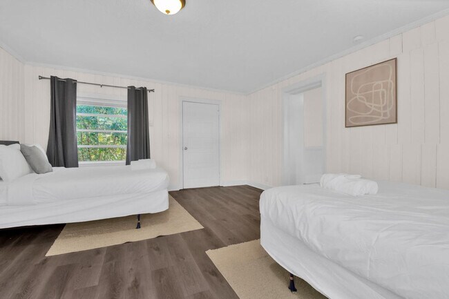 Building Photo - 424 Pearl St