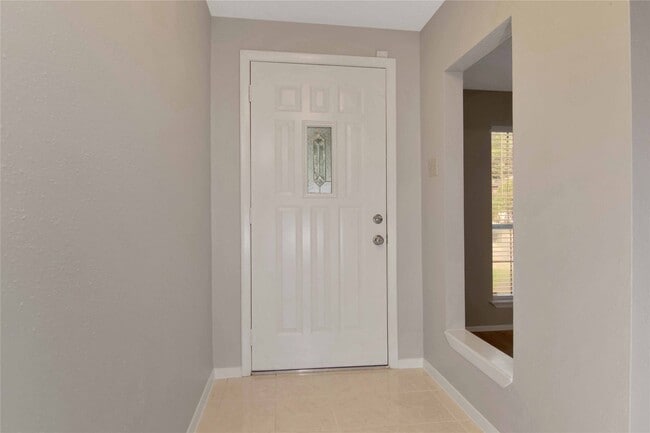 Building Photo - 503 Derbyshire Dr