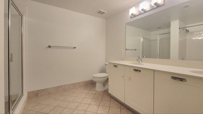 Building Photo - 2451 Midtown Ave