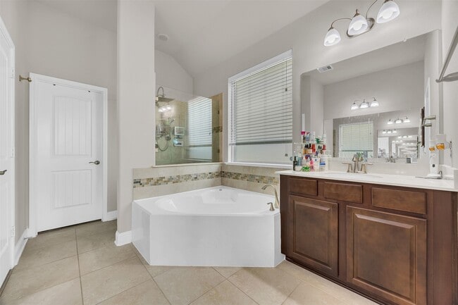 Building Photo - 24119 Kingdom Isle Ln