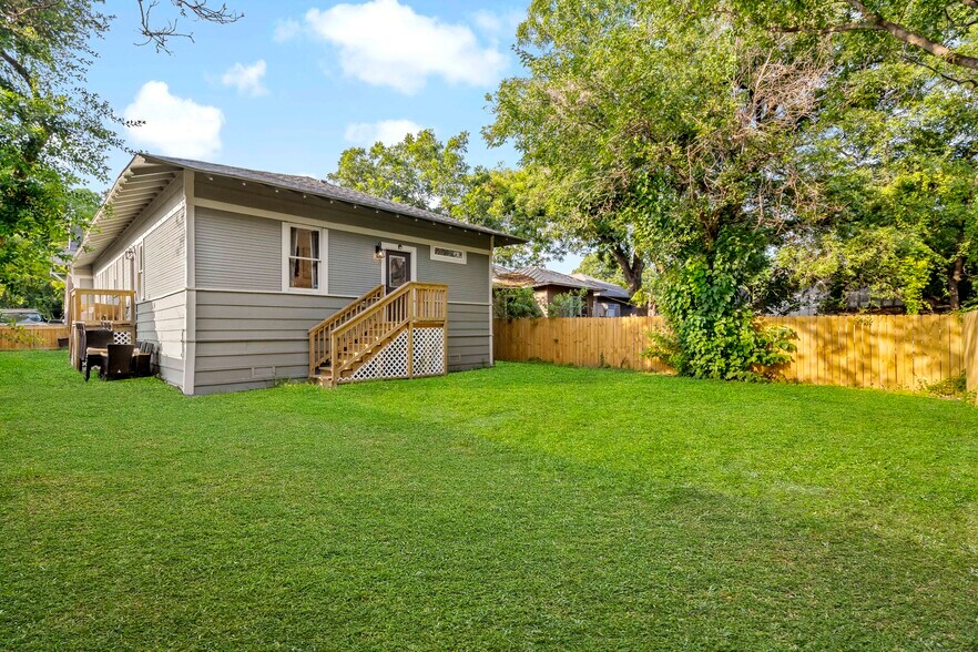 Building Photo - 506 E Evergreen St