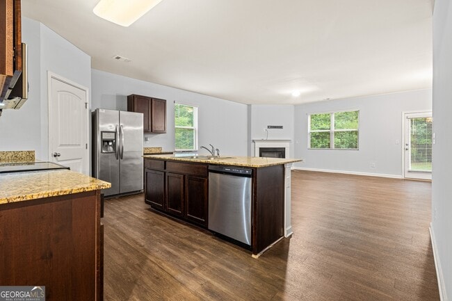 Building Photo - 5469 Waverly Dr