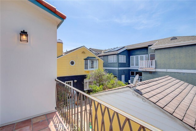 Building Photo - 333 3rd St