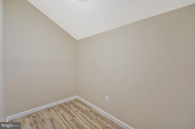 Building Photo - 1060 Gardenview Loop