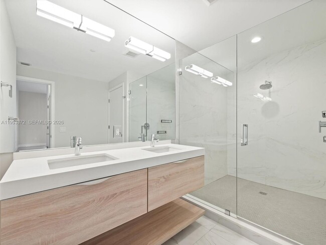 Building Photo - 16385 Biscayne Blvd