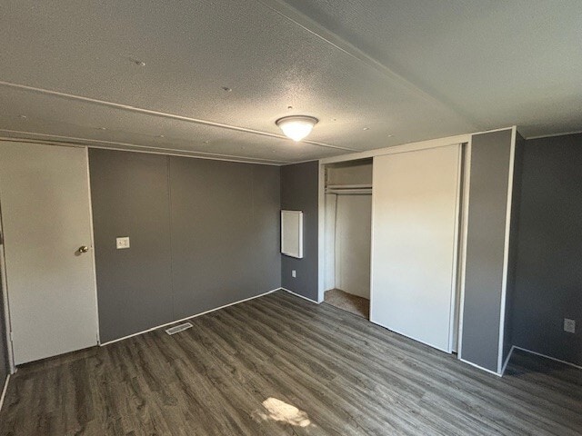 Building Photo - 831 N Pontiac Trail