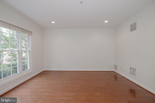 Building Photo - 5180 Brawner Pl