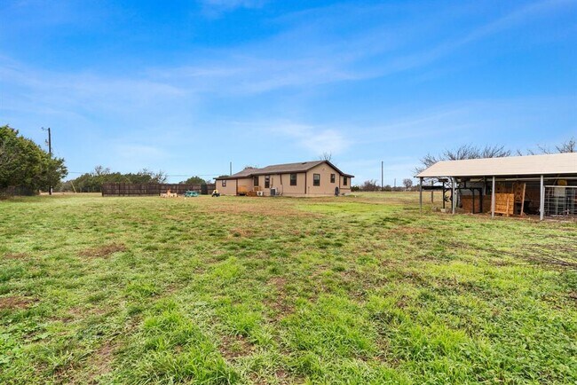 Building Photo - 2610 Co Rd 255