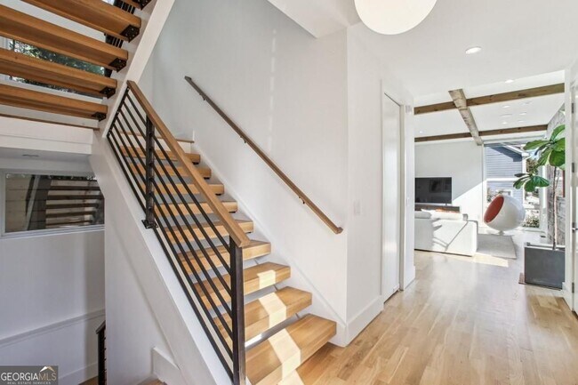 Building Photo - 608 McGruder St NE
