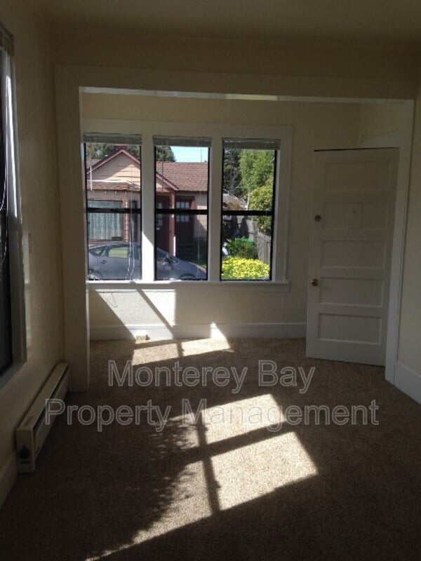 Building Photo - 117 18th St