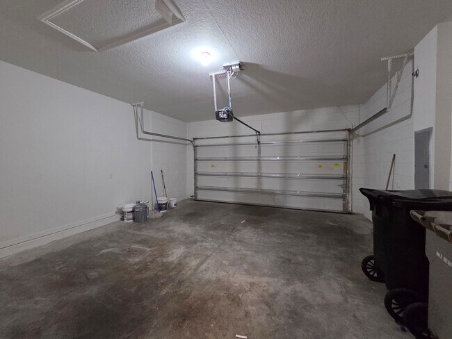 Building Photo - Three Bedroom Home at Lake Pleasant Cove in Apopka