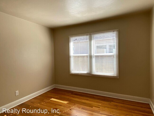 Building Photo - 3 br, 1 bath House - 1656 Country Club Blvd