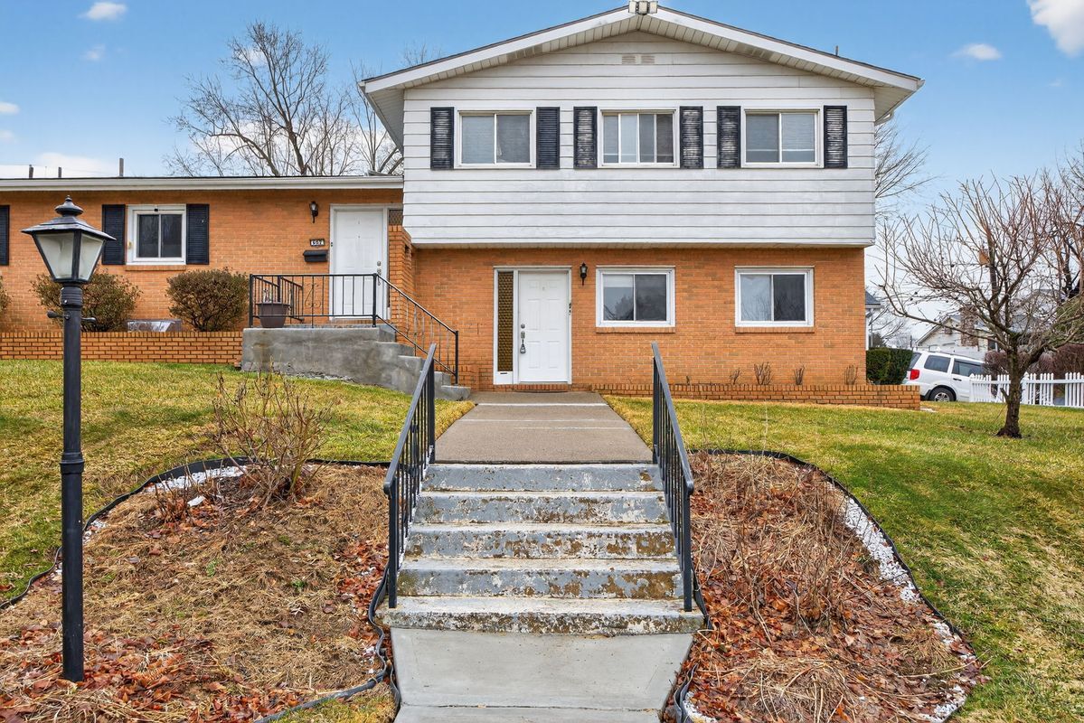 Building Photo - 602 E Lexington St