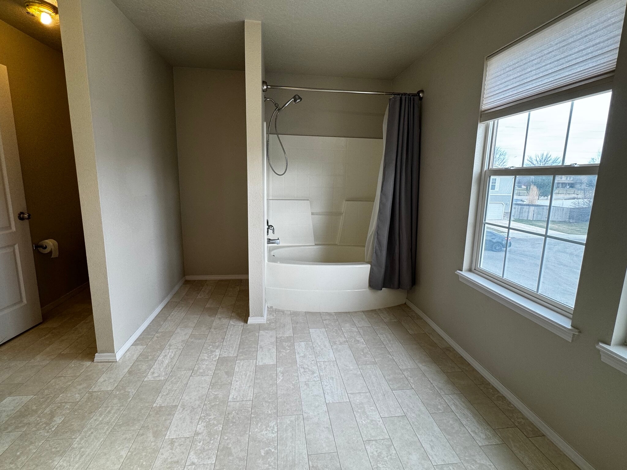 Building Photo - 172 W Tehuti Ct