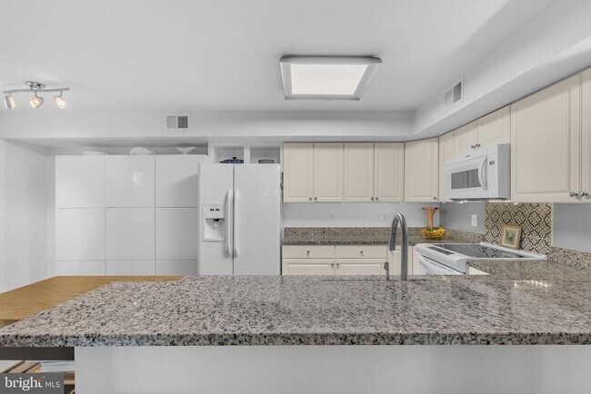 Building Photo - 314 Overlook Dr