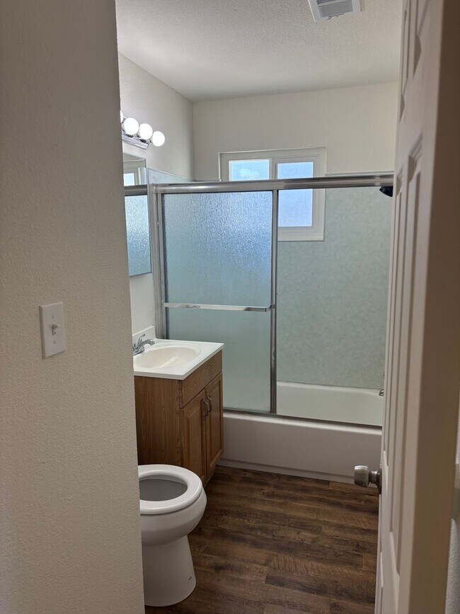 Building Photo - 3 B/D 2 B/A HOUSE IN MARYSVILLE AVAILABLE NOW