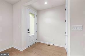 Building Photo - 72 Alroy Rd