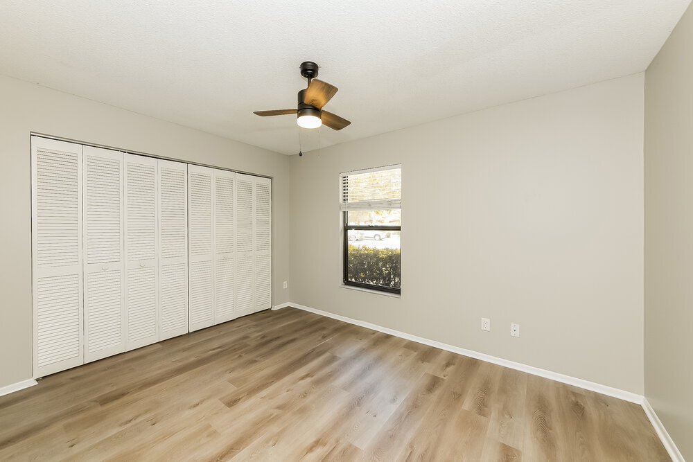 Building Photo - 4725 Country Oaks Blvd