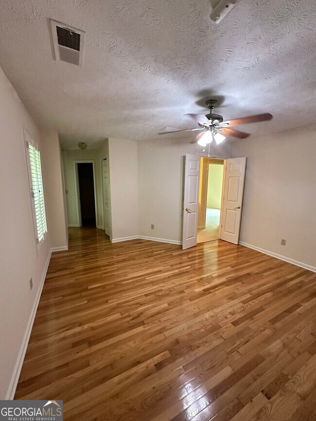 Building Photo - 2340 Bretdale Rd
